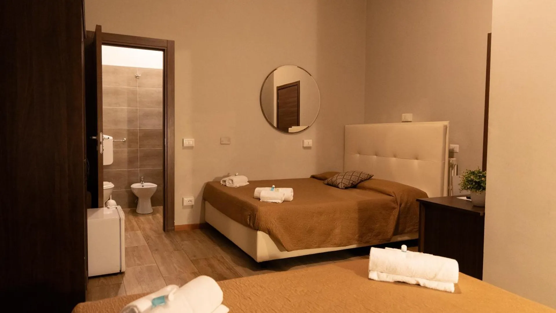 Golden Milano Hotel 3*, Milan